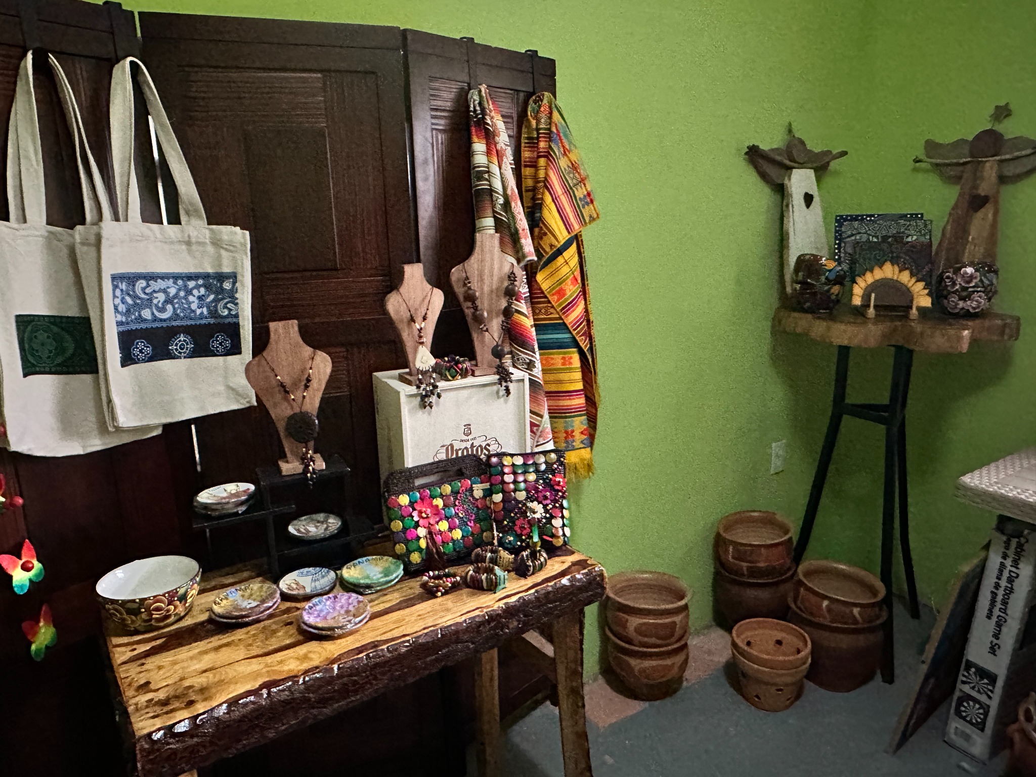Handmade gifts and local art at Reggae Café